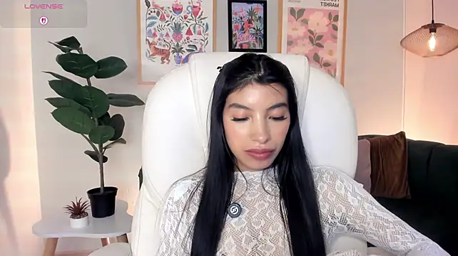 Tiffany_Low webcam