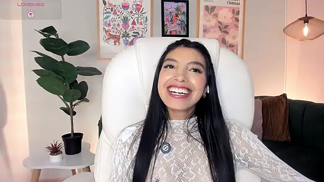 Tiffany_Low webcam