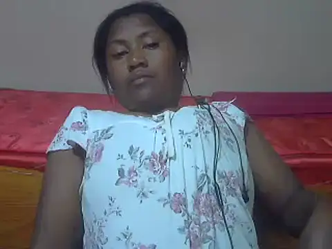 cutybigass live cam on StripChat