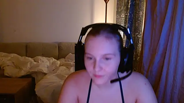 Nina_Monet live cam on StripChat