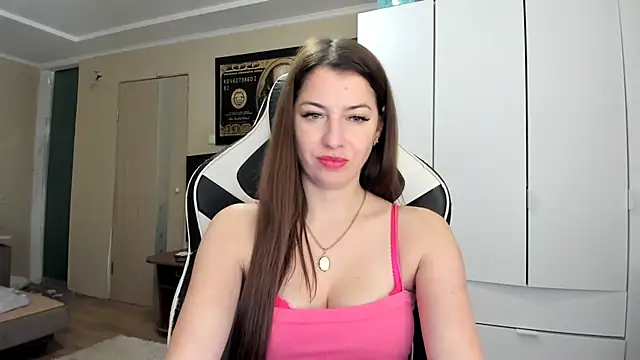 EmiLovsi live cam preview