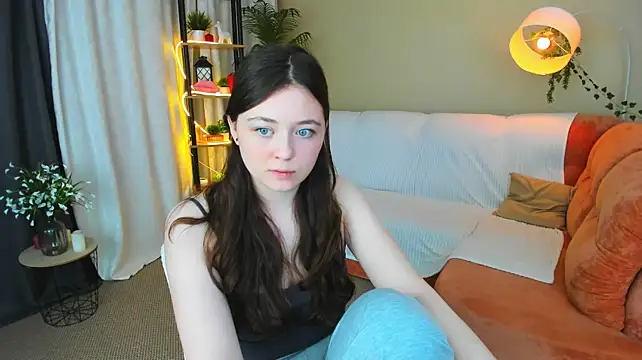 AlluringLookk webcam