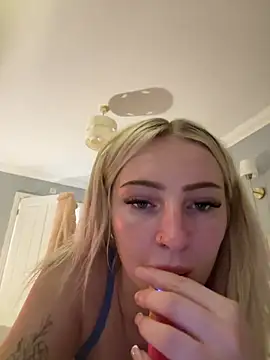 BlondieMbaddie webcam