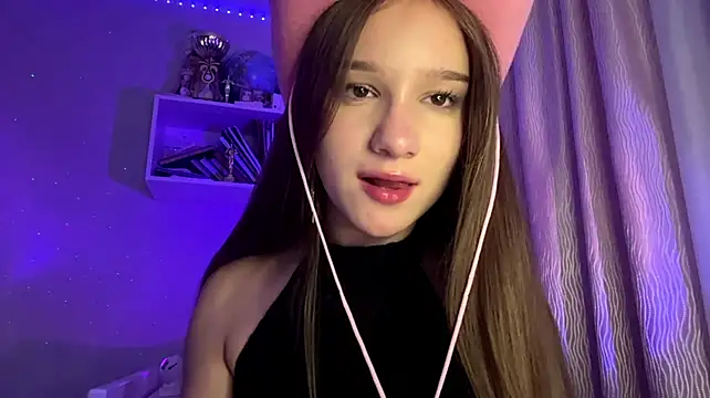 DonetteAlaya webcam