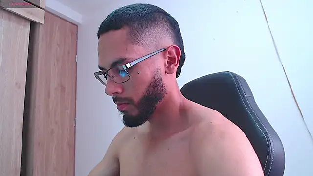 russthiago live cam on StripChat