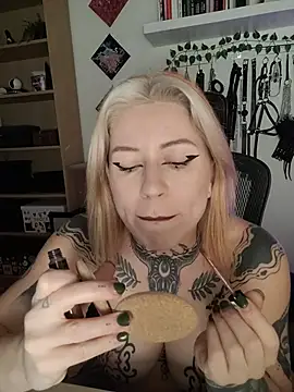 divine_eve