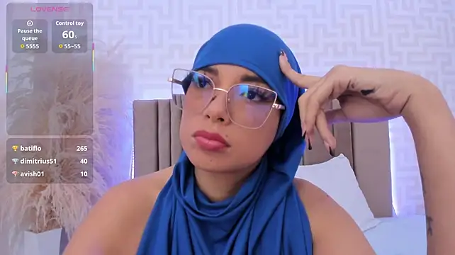 naishaa_ webcam