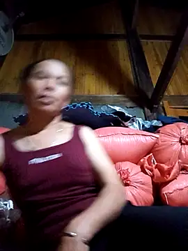 Lazzilove99_ live cam on StripChat