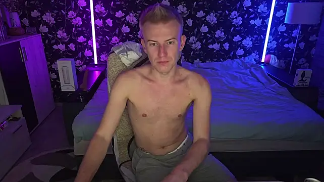 Vuitton live cam on StripChat