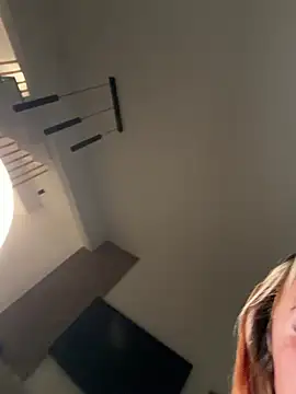 ObviouslyPeachy webcam