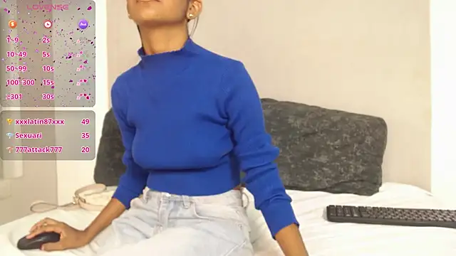 queen_adhara webcam