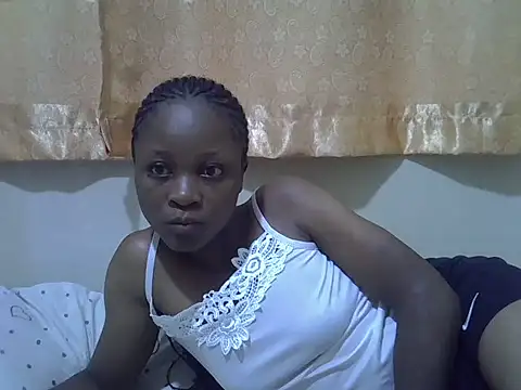 Prettie_maya48 webcam