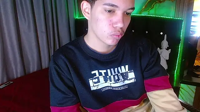haku_nayro webcam