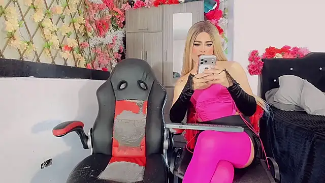 Modella: Thiara_veky_