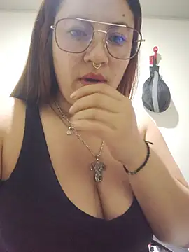 samm_curvy