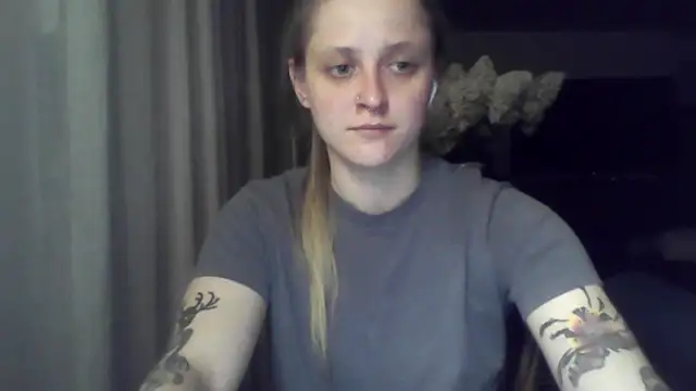 LeaWetGirl webcam