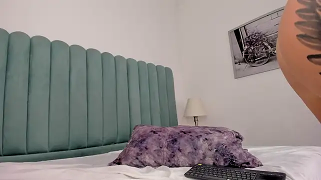 kimjonnes01 webcam
