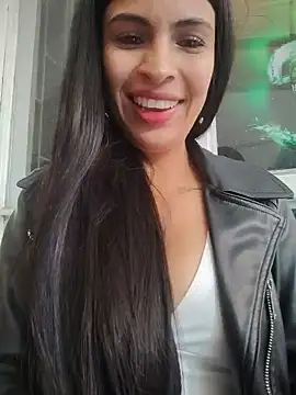 Astrid-- live cam on StripChat