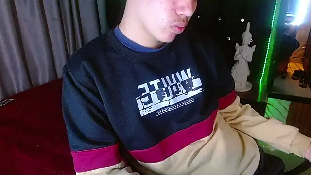 haku_nayro webcam
