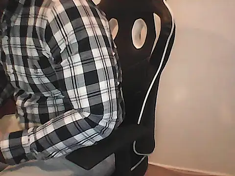 Yorel1109- live cam on StripChat
