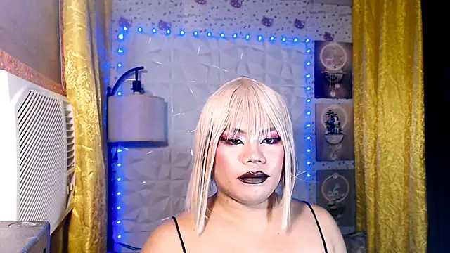 TSbrianaHugeCock webcam