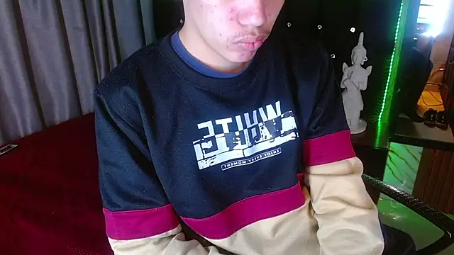haku_nayro webcam