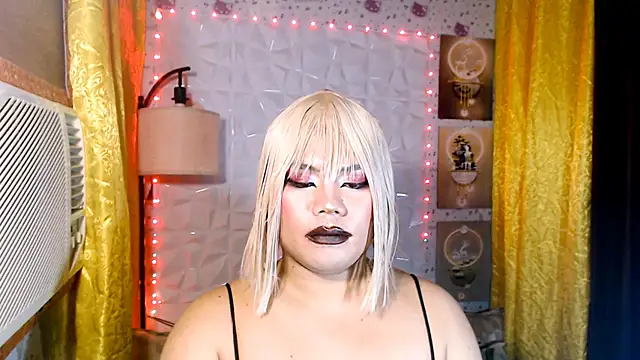 TSbrianaHugeCock webcam