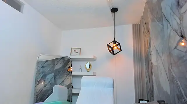 IsabellaMonet webcam