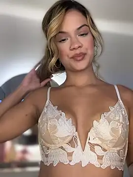 Alisha-Bond webcam