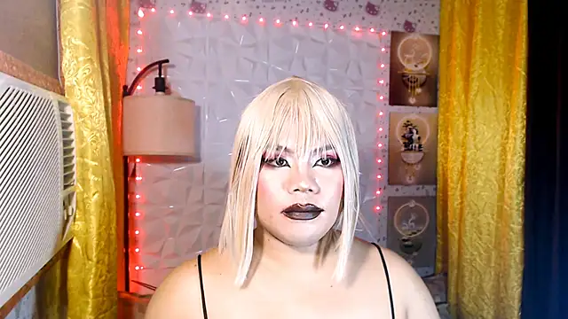 TSbrianaHugeCock webcam