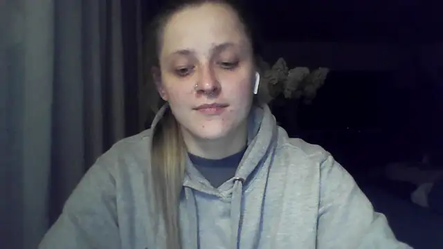 LeaWetGirl webcam