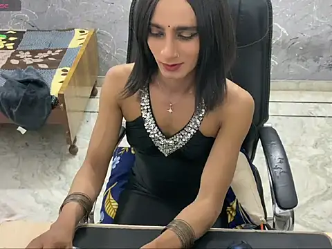 LuvLayla webcam