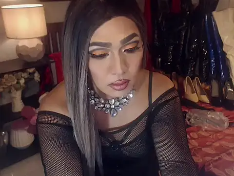SamanthaAlmazora live cam on StripChat