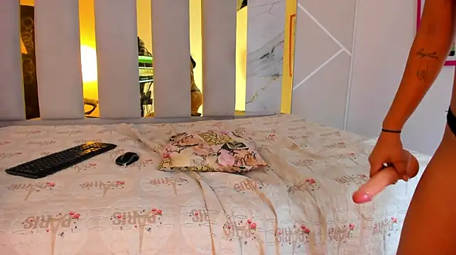 Natasha_kira live cam on StripChat