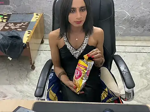 LuvLayla webcam