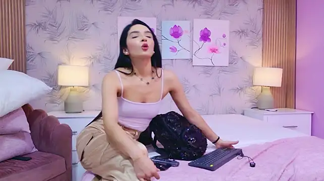 MiaSweeths live cam preview