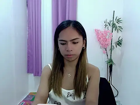ur_asianhotleah