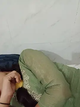 Hot_Riya_999