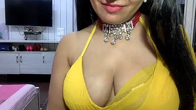 yourradhika (F mature) - king choice