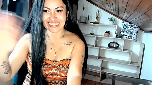 Tania_mature live cam on StripChat