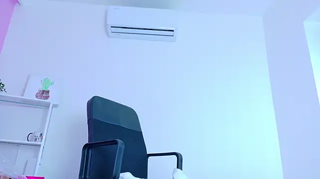 SeleneGibson__ webcam