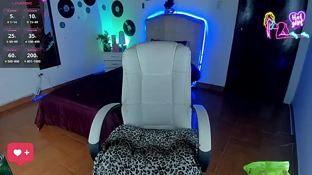 vampirellaa_crazy_ (F milf) - all naked +squirt
