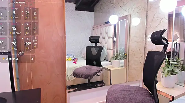 katleya_lewiis webcam