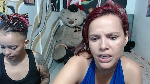 manzanahot9 live cam on StripChat