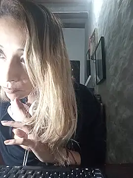alexiajames_13 webcam