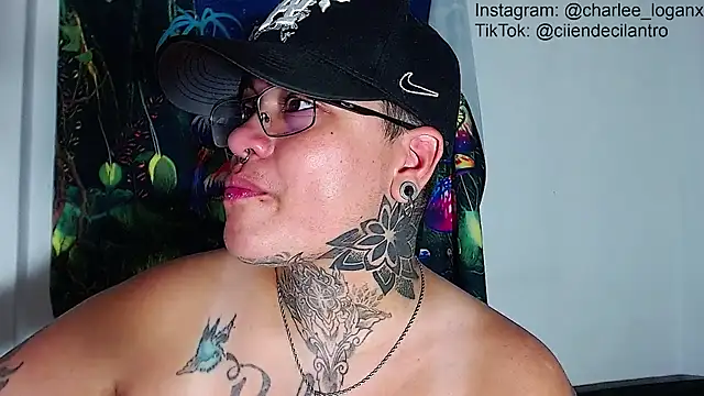 Techno_420_ webcam