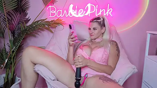 Barbie-Pink webcam