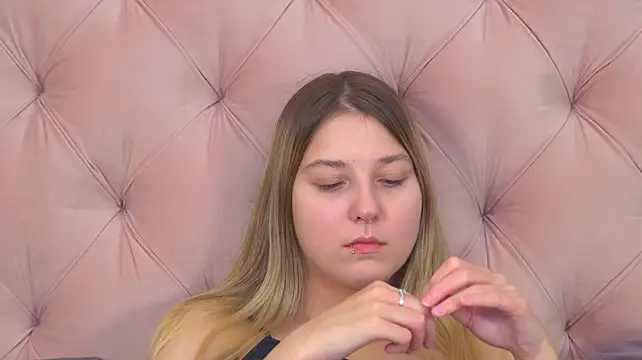 TinnaBurton webcam