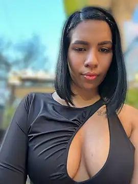 AlaiaStearling_ webcam