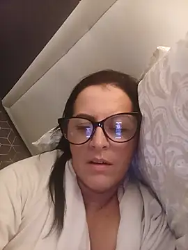 VelvetNaughty-Shem webcam